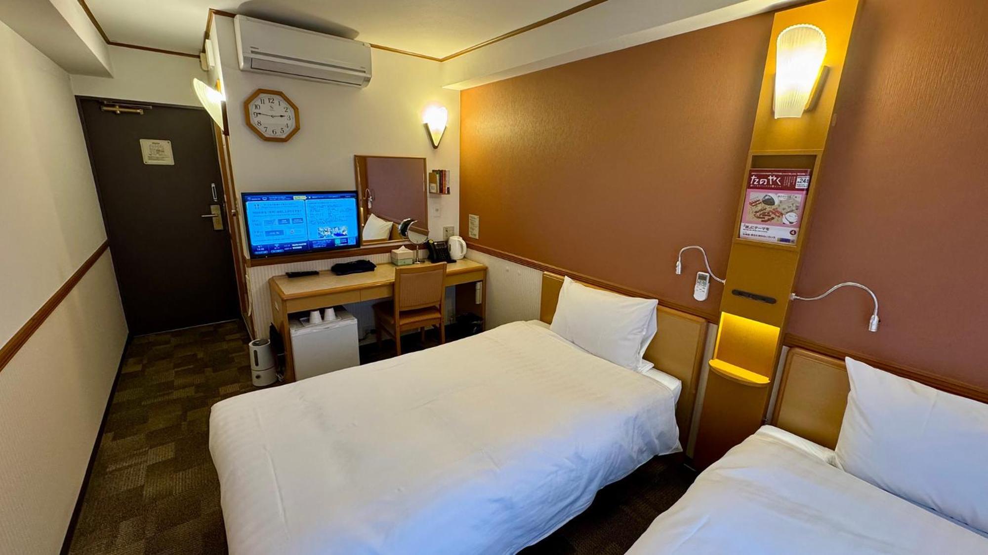 Toyoko Inn Shin-Yokohama Ekimae Honkan Bagian luar foto